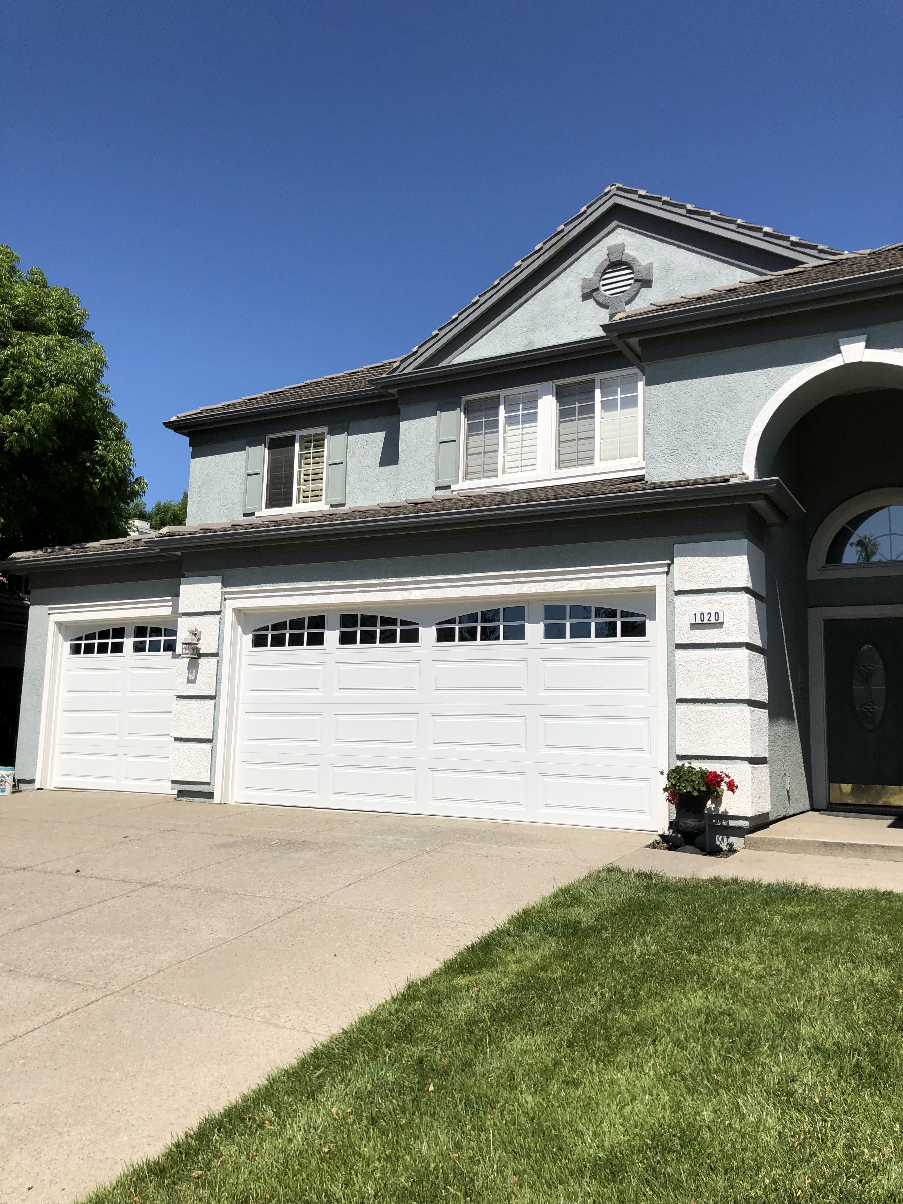 Modern White Garage Door | Garage Door | Livermore CA | 925-557-5337